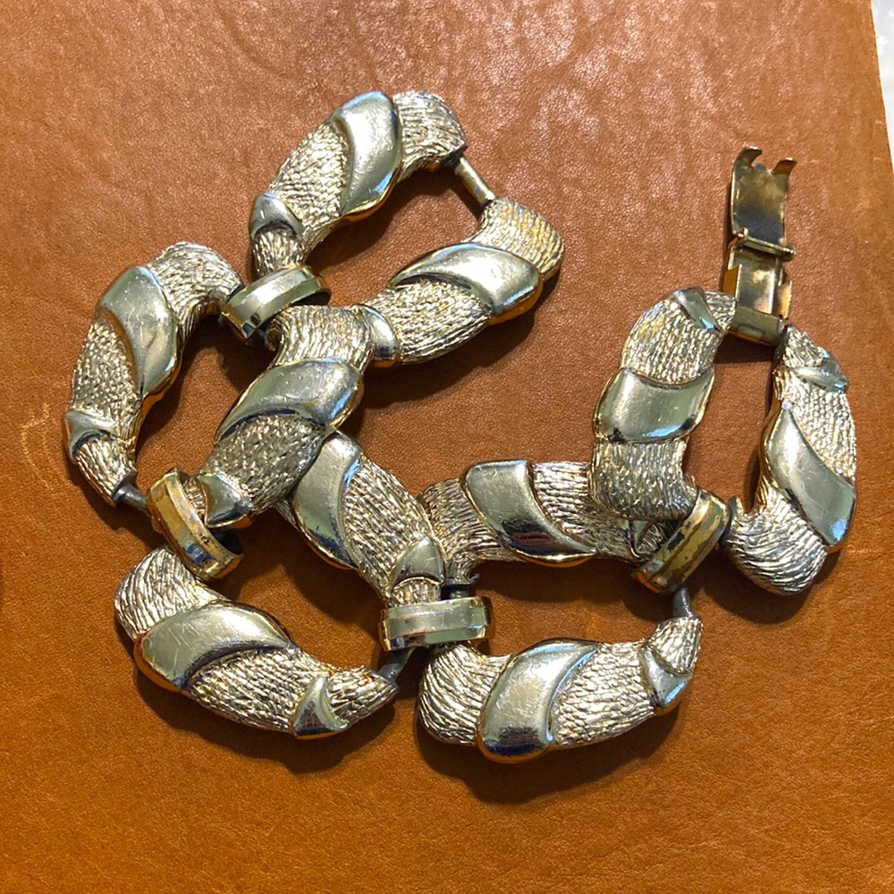 Silver colored Vintage Chunky Bracelet